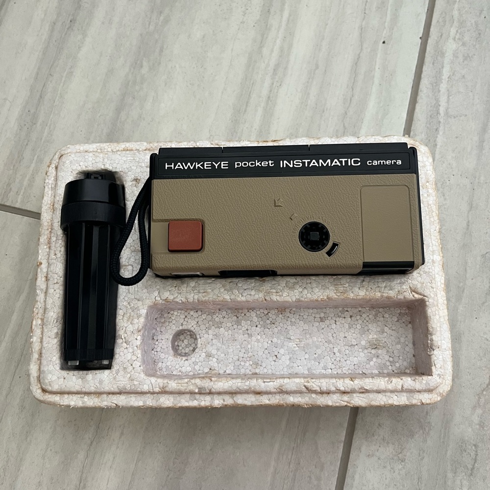 Vintage 1970s Kodak Hawkeye Pocket Instamatic Camera 110 Film